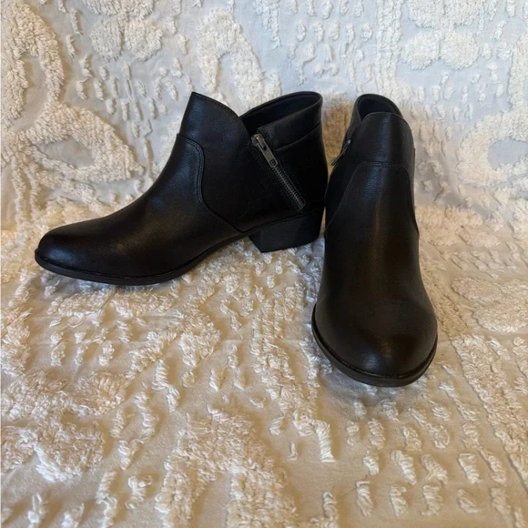 Women's Black Ankle Booties with Side Zip #569 - Picture 2 of 5